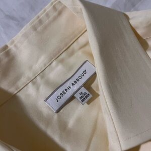 JOSEPH ABBOUD men’s shirt.
16
34/35